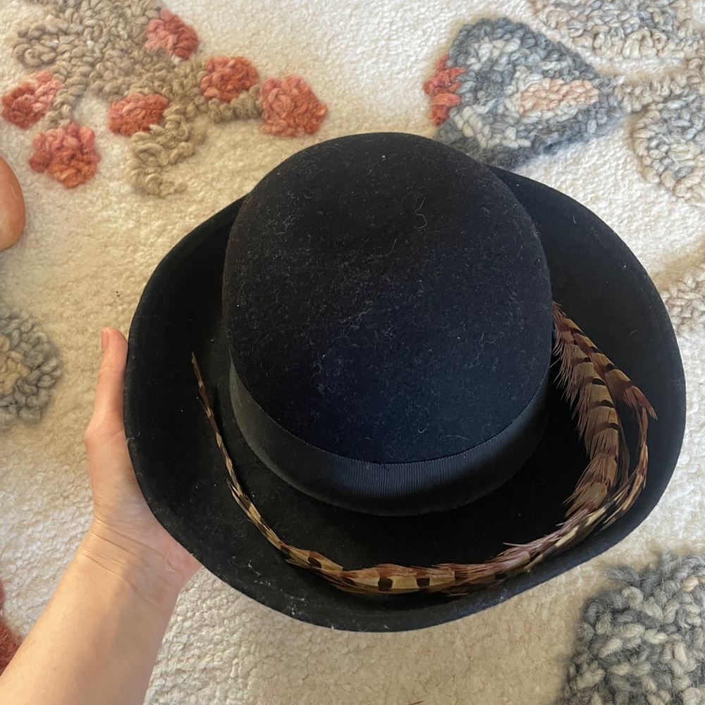 Vtge IMPORTINA Wool Felt Bowler Derby Church Hat w/Feather Band